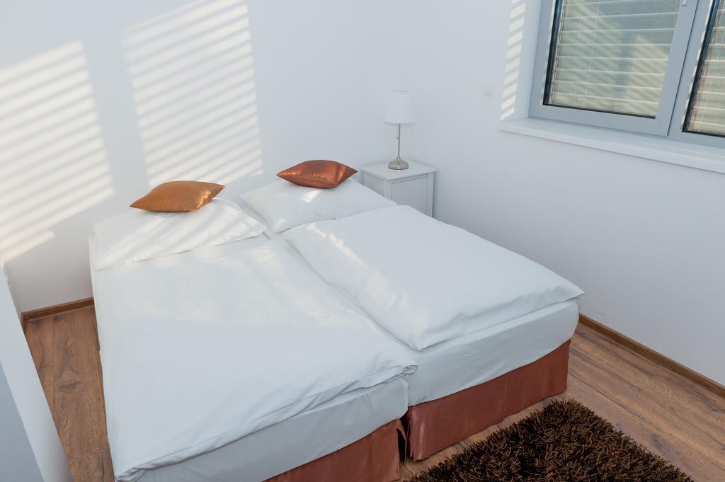 Villa Ladoven Luxusny Apartman 124M2 Martin Buitenkant foto
