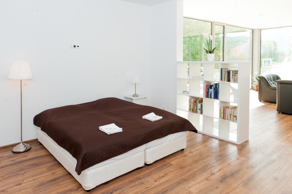 Villa Ladoven Luxusny Apartman 124M2 Martin Buitenkant foto